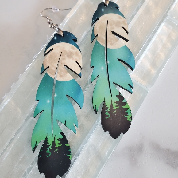 Moonlight Feather Earrings - Picture 6 of 6